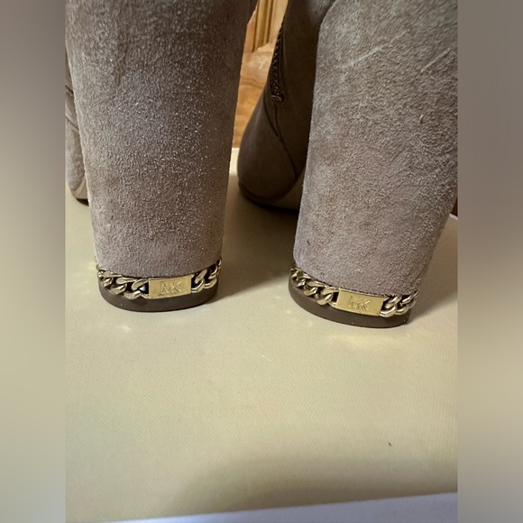 Michael Kors Dolores Suede Bootie size 7.5 GOOD CONDITION - Picture 8 of 8